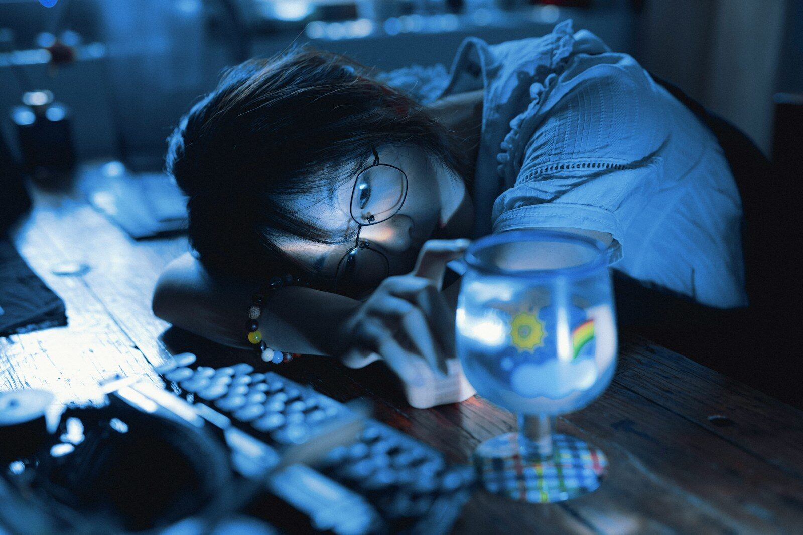 AI Slop Fatigue: Why the Internet Suddenly Wants Real People Again